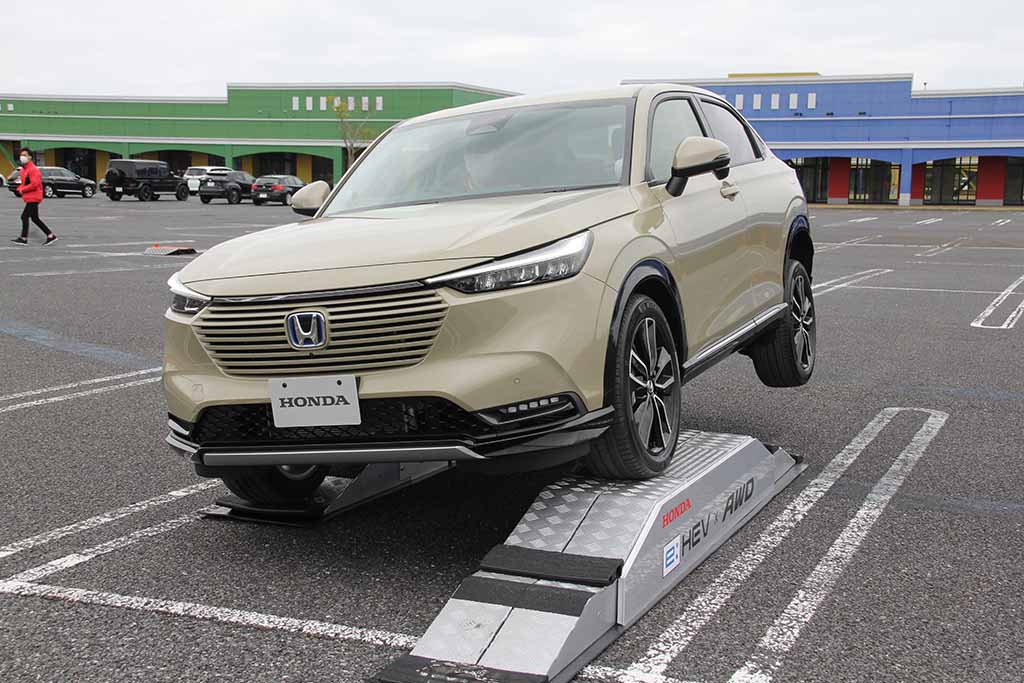 実は リアルタイムawd の走破性もイイんです ホンダ ヴェゼル が発売開始 Le Volant Carsmeet Web 自動車情報サイト 新車 中古車 Carview