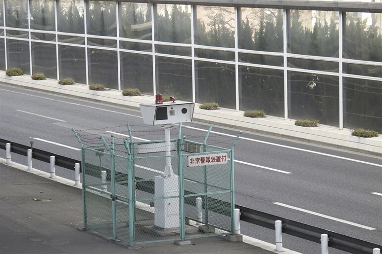 「バイクならオービスを光らせても大丈夫」説は本当か？ ウワサの真相と、たった1つの大切なこと