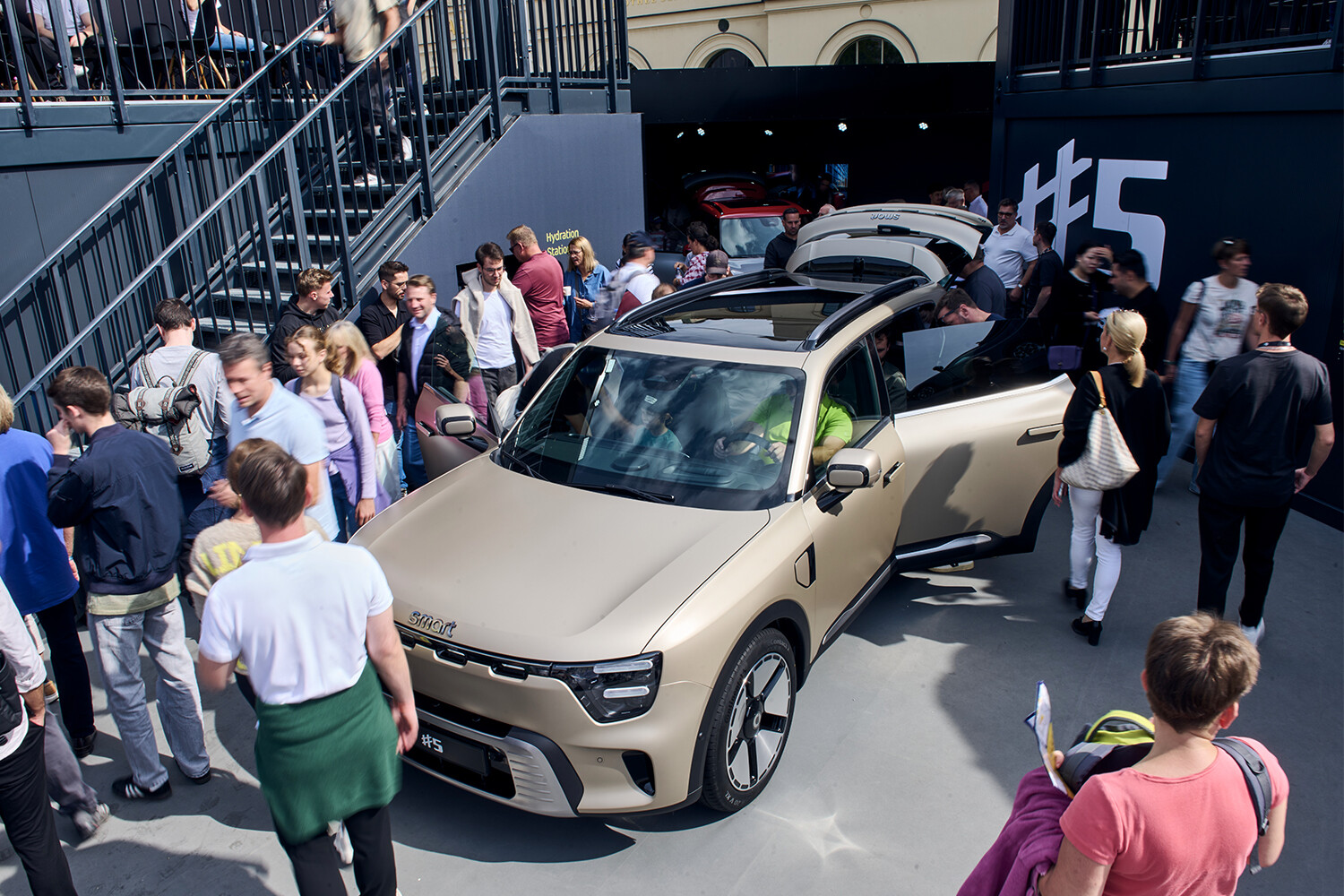 ドイツで開催される「IAAモビリティ2025」で「BEVが脇役」化！　世界中で刻々と変わりゆく電気自動車の立ち位置