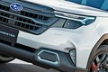 スバル「新型“黒すぎ”SUV」発表！ 精悍デザイン×ダークな「上質内装」でめちゃ「高級感」ある仕様に！ 新型「フォレスター」特別仕様車「SPORT“ブラックセレクション”」登場