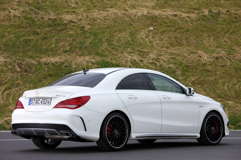 A45 AMGに海外試乗　CLA45 AMG情報も