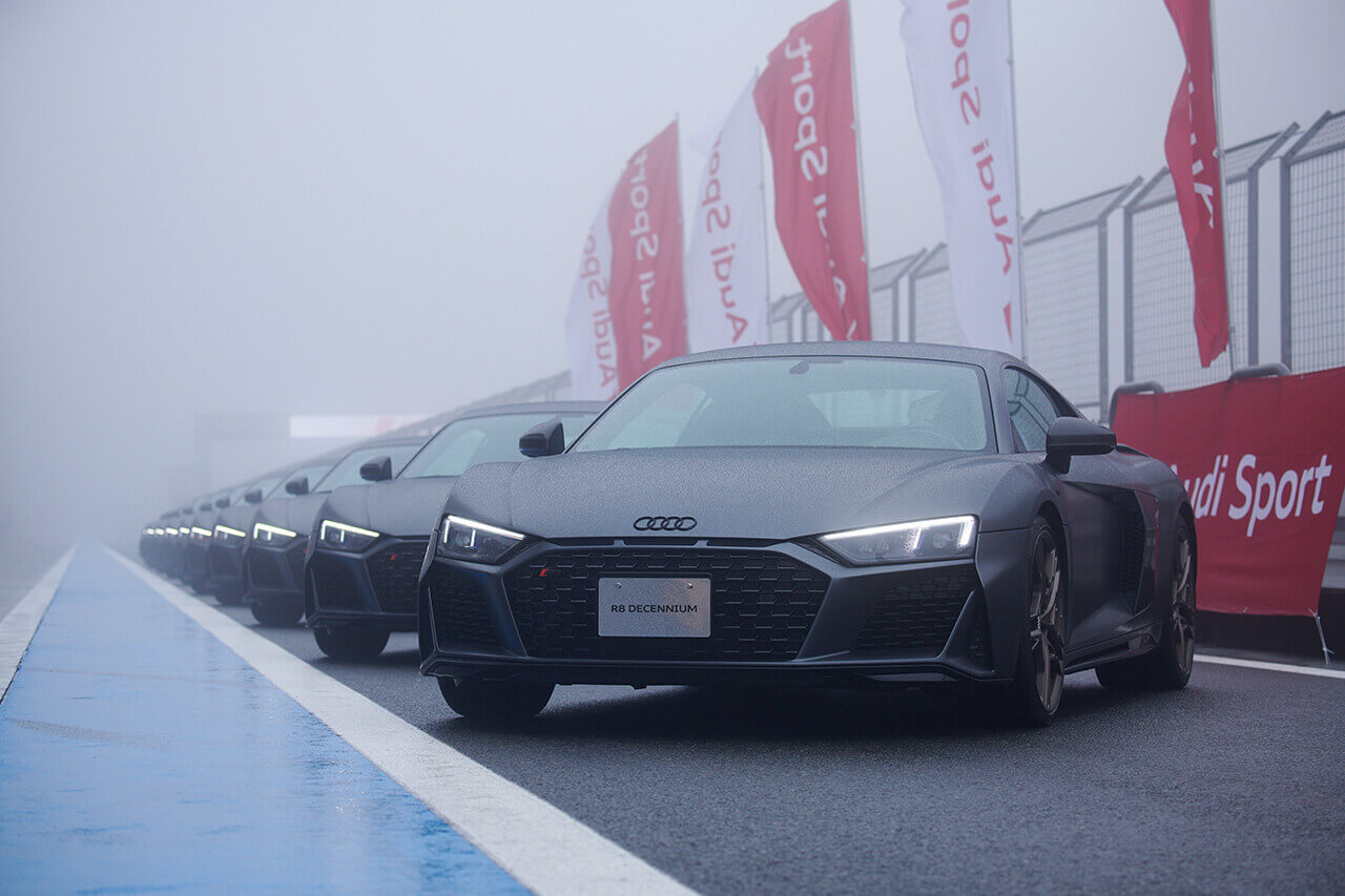 日本向けはわずか10台 アウディr8デセニウム の納車式が富士スピードウェイで開催 Le Volant Carsmeet Web の写真 自動車情報サイト 新車 中古車 Carview