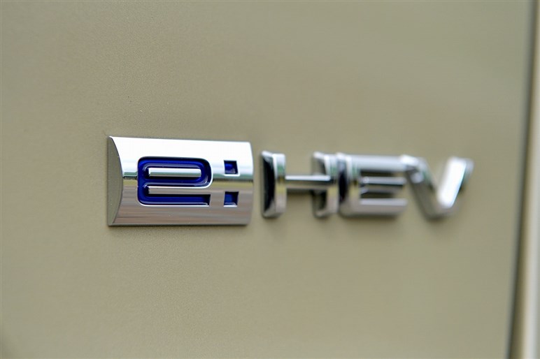 新型ホンダ「ヴェゼル」発売　見た目のイメチェンだけでなく中身も大幅変更