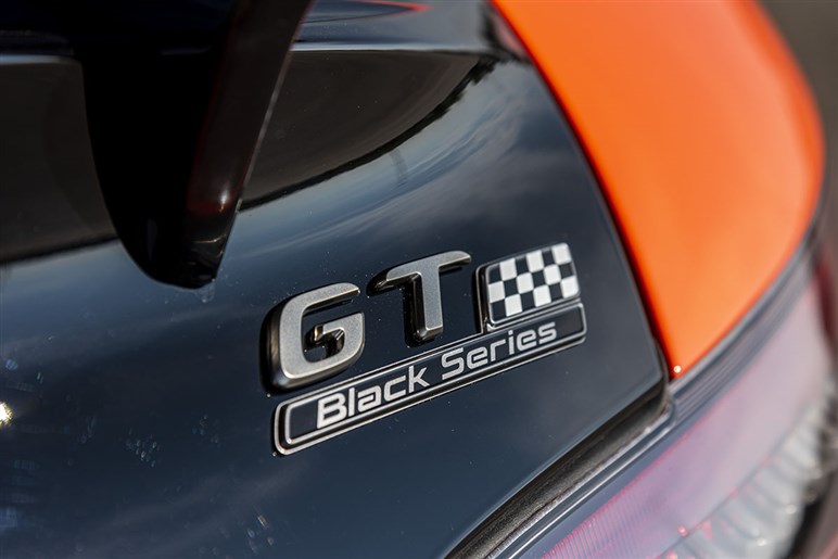 メルセデスAMGが究極のブラックシリーズとなるGT版を発売。ポルシェなら最強のGT2 RSに相当