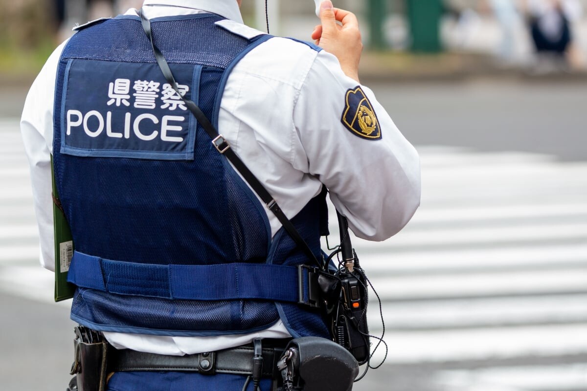 県警ブチギレ!? 「告訴します！」 大迷惑“ドリフト族”が道路設備を「1日で即刻」破壊！ 「免許返納しろ！」「車に乗る資格ない」声も？ 異常な「暴走集団」を徹底捜査・対策強化で撃退へ 神奈川