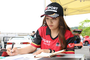 女子アナがコ・ドライバーで地区戦ラリーに参戦！「最初は絶望だらけでした」