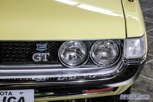 欧米に「追い付け」精神から生まれた「ジェット機」モチーフのデザイン。それなのに愛称は、なぜか「ダルマ」に…【30年超えで愛され続けているトヨタ人気旧車を解説】