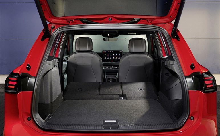 先進装備満載の次期「ティグアン」は買い？ 人気のハリアーやエクストレイルとコスパや装備を比較した！