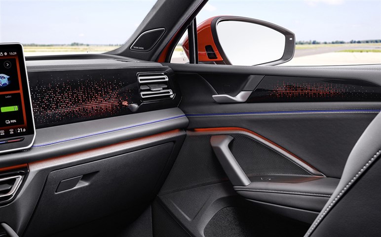 先進装備満載の次期「ティグアン」は買い？ 人気のハリアーやエクストレイルとコスパや装備を比較した！