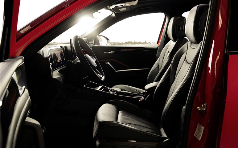 先進装備満載の次期「ティグアン」は買い？ 人気のハリアーやエクストレイルとコスパや装備を比較した！