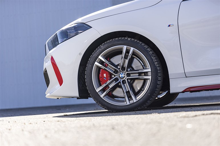 ライバルはゴルフgti 新たなスポーツグレード 128ti はbmwのスポーツ精神がフィルターなしに味わえる Carview 自動車情報サイト 新車 中古車 Carview