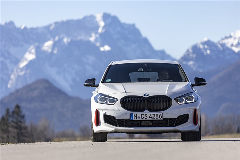 ライバルはゴルフgti 新たなスポーツグレード 128ti はbmwのスポーツ精神がフィルターなしに味わえる Carview 自動車情報サイト 新車 中古車 Carview