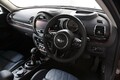 新型MINIクラブマンに箱根で試乗。上級移行で走りはより大人っぽく