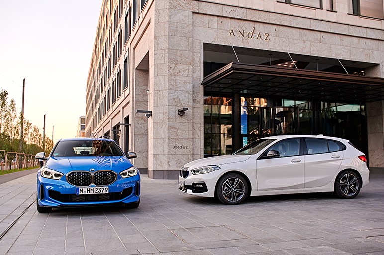 FFレイアウト採用の新型BMW 1シリーズはAクラスやマツダ3と比べて明快なスポーティさが光る