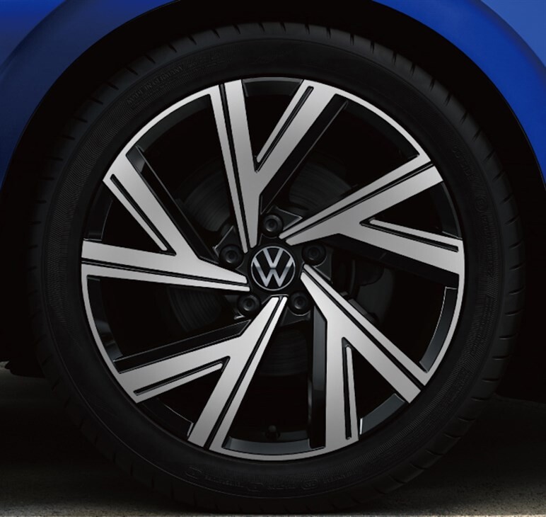 お得！ VW「ゴルフ／ゴルフヴァリアント」に70周年を記念した特別仕様車が登場