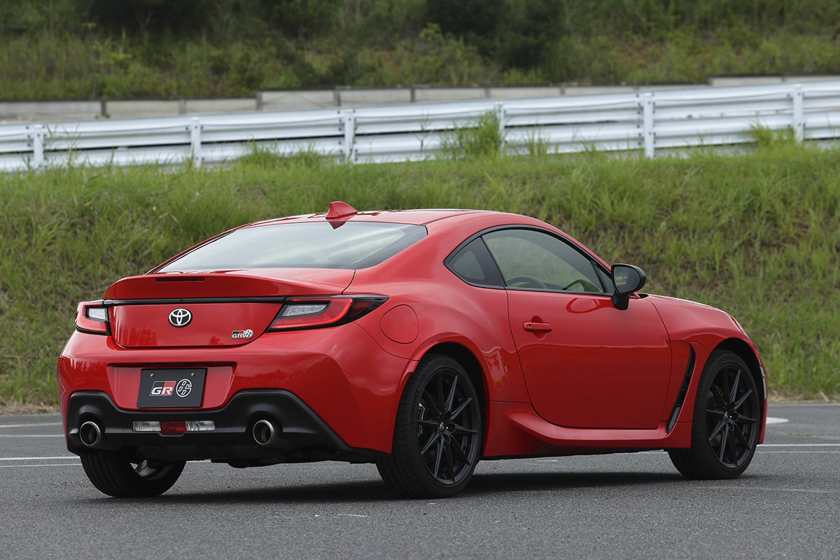 新型gr86 Brzはmtとatでキャラが違い過ぎる件 Mtは鋭いガツン系 Atは伸びる高回転系 Carview 自動車情報サイト 新車 中古車 Carview