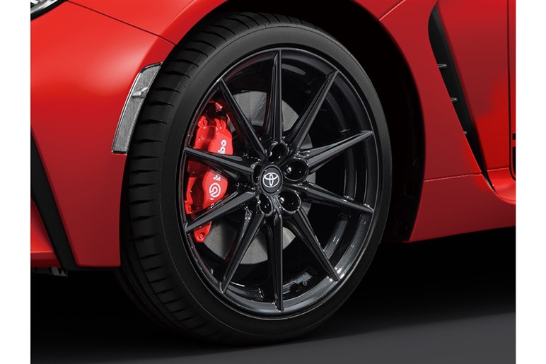 【200台限定】往年のハチロク風の特別仕様車登場！　GR86一部改良＆RZ“40th Anniversary Limited”