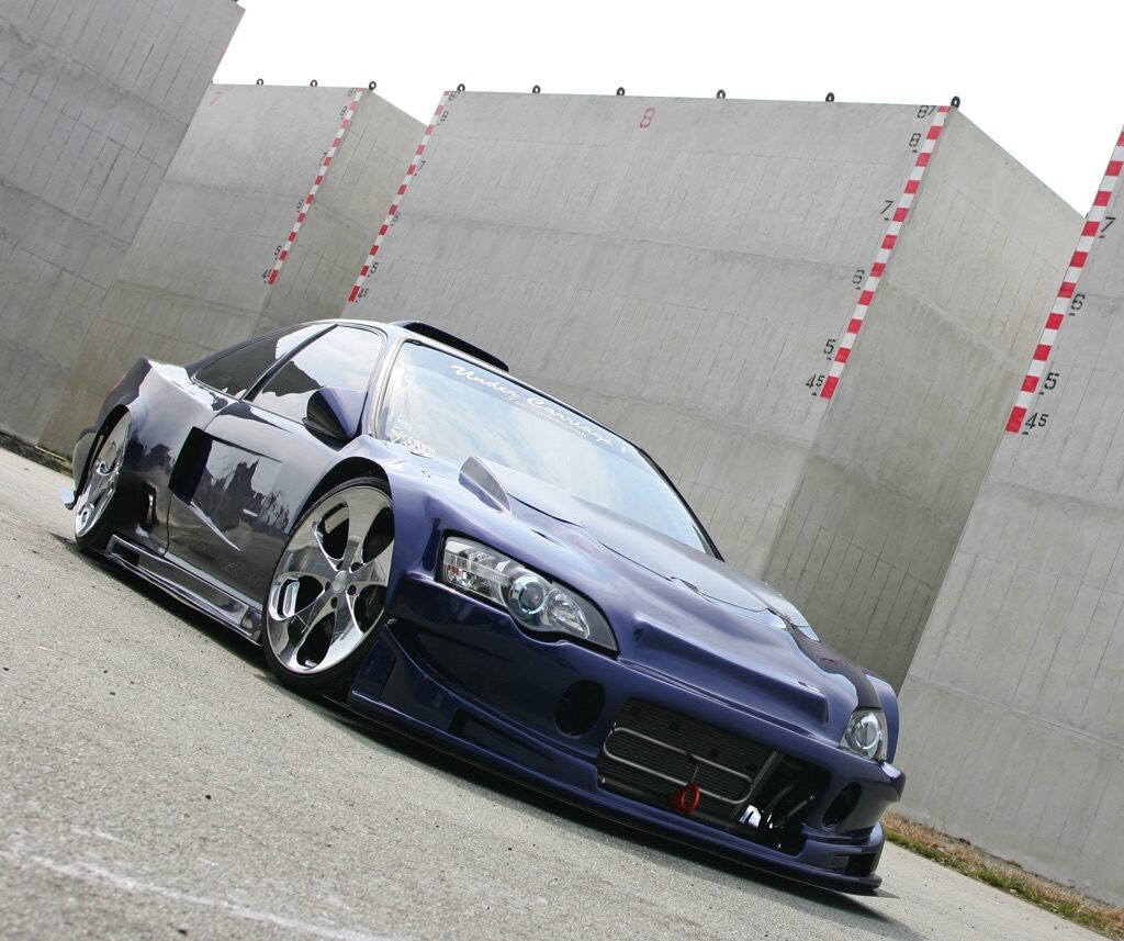 「この極低スポーツカーの車種は一体なんだ！？」低さを求めてパイプフレーム化まで敢行した魔改造マシン現る