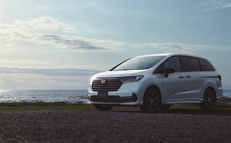 「CR-V」にハイブリッドが出るってマジ？ “悲運のベストセラーSUV”が日本で二転三転する理由は、ホンダの“企業気質”にあった