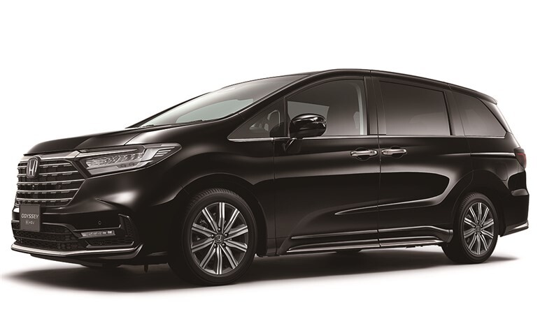 「CR-V」にハイブリッドが出るってマジ？ “悲運のベストセラーSUV”が日本で二転三転する理由は、ホンダの“企業気質”にあった