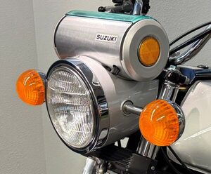「イタリアの巨匠」が考案し「スズキ」が発売した「ロータリーエンジン搭載」の「バイク」 なんじゃそりゃ!? 今では超希少車に
