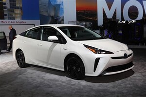 プリウスが内外装デザインを大幅に手直し＆縦大画面ディスプレイも設定