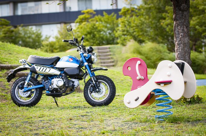 125ccで大きくなった モンキー はメリットだらけ ミニバイクを超えた ネオ レジャー へ 原付二種で楽しむホンダのバイク Honda Monkey125 前編 Webオートバイ 自動車情報サイト 新車 中古車 Carview