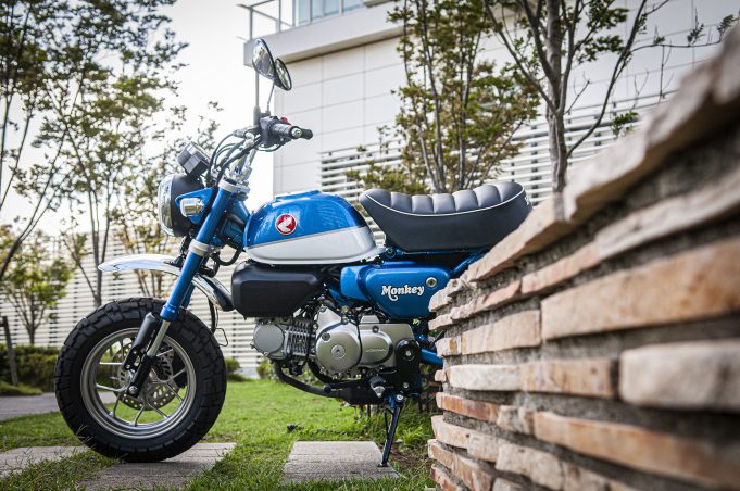 125ccで大きくなった モンキー はメリットだらけ ミニバイクを超えた ネオ レジャー へ 原付二種で楽しむホンダのバイク Honda Monkey125 前編 Webオートバイ 自動車情報サイト 新車 中古車 Carview