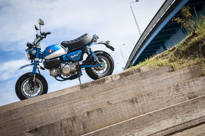 125ccで大きくなった モンキー はメリットだらけ ミニバイクを超えた ネオ レジャー へ 原付二種で楽しむホンダのバイク Honda Monkey125 前編 Webオートバイ 自動車情報サイト 新車 中古車 Carview