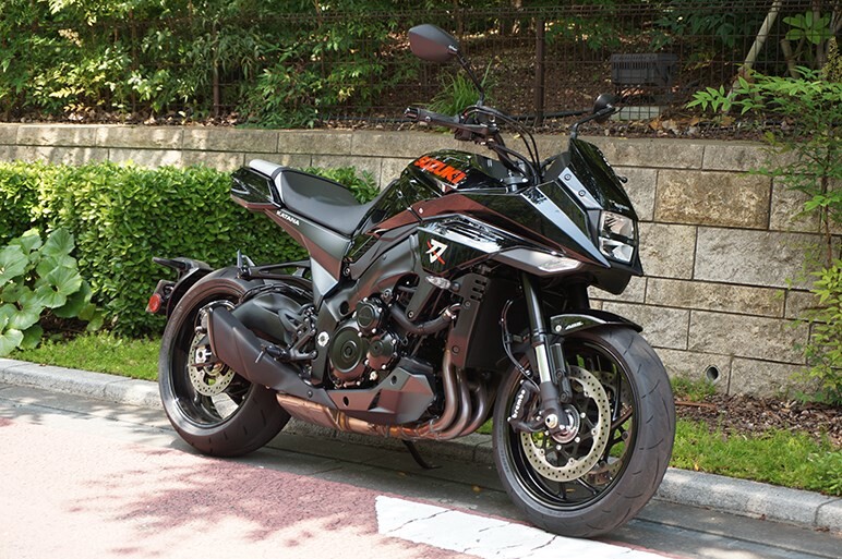 新型スズキ カタナ発売。斬れ味より乗りやすさ？ ブラックカタナは初