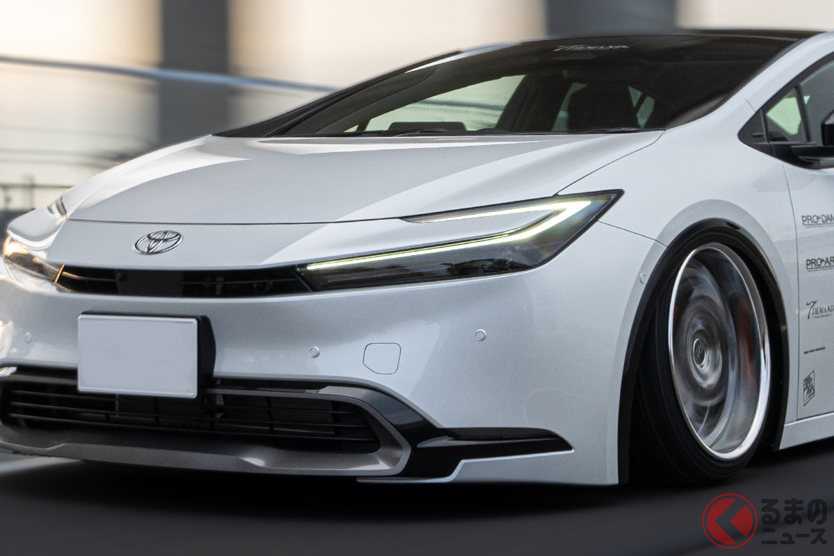 プリウスたか ド迫力の“超”シャコタン!? トヨタ新型「プリウス」を早速