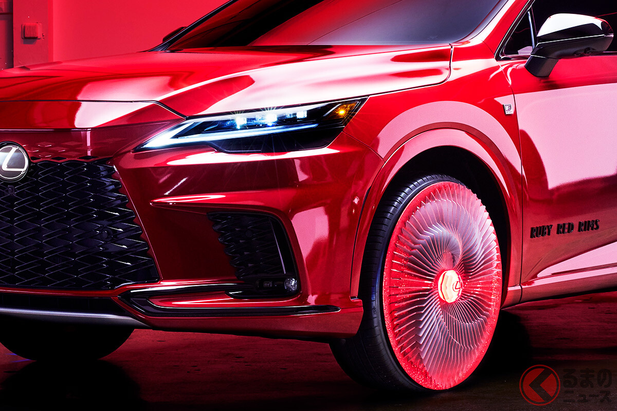 レクサス高級SUV「RX」が芸術的ルビーデザイン採用!? フィン＆赤強調の「ルビー レッド リム」米で初公開
