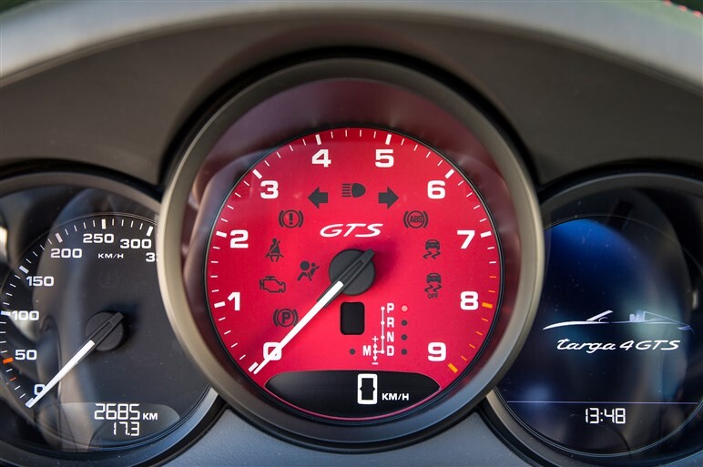 ポルシェ911タルガ4GTS、スポーティネスとエレガンスを同時に味わう