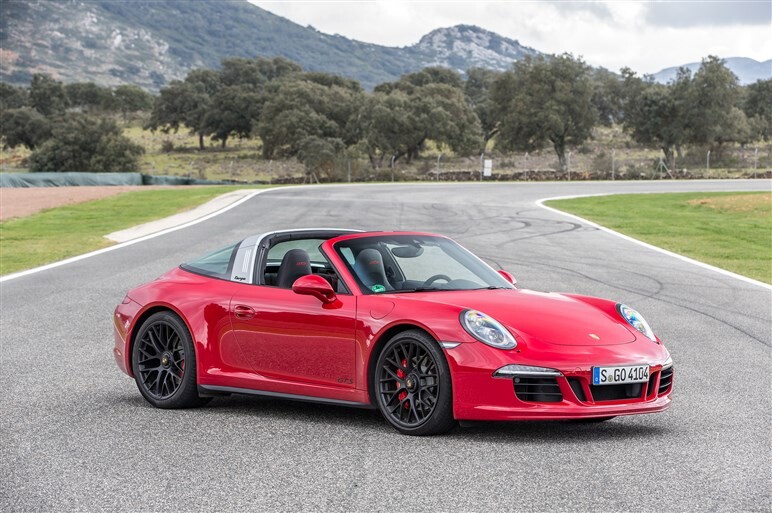 ポルシェ911タルガ4GTS、スポーティネスとエレガンスを同時に味わう