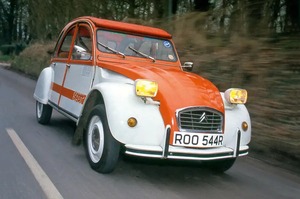 シトロエン『2CV』が現代に復活？　「大胆かつ衝撃的」な新型車投入計画、歴史と伝統の活用へ
