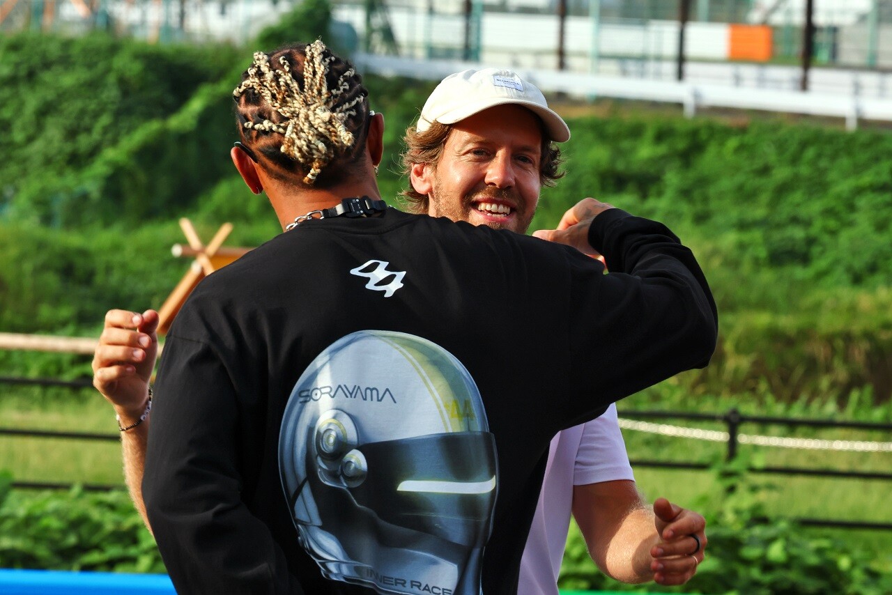 激レア BMW メルセデス・ベンツ アウディ Porsche Tシャツ 激レア BMW メルセデス・ベンツ アウディ Porsche Tシャツ