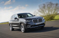 BMW X3の特徴は？　スペックからモデルごとの変遷まで解説！