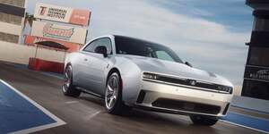 遂にマッスルカーも電動化の時代！？ダッジ 新型「チャージャー」EVモデル発表【動画あり】