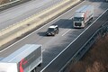 世界初！　国内4メーカーを交えたCACCによるトラック後続有人隊列走行テストが新東名高速でスタート