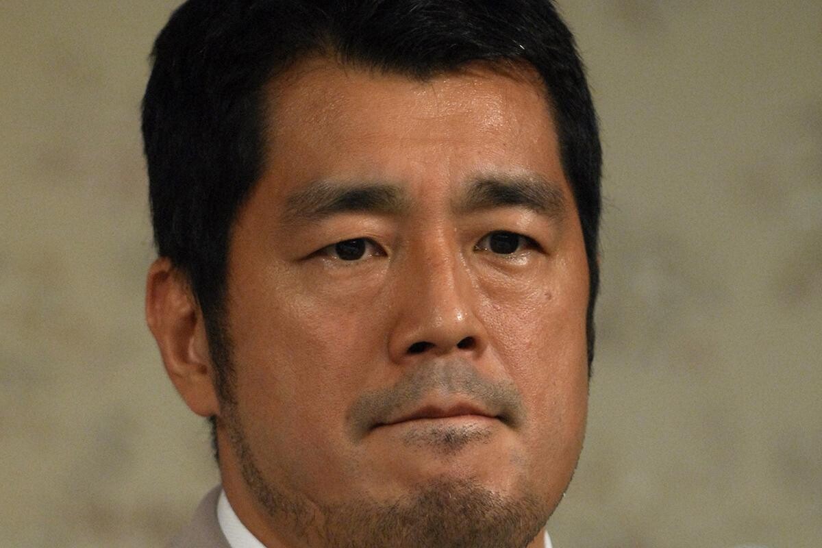 元プロレスラー「高田延彦」が“愛車”の1400万円超え「高級スポーツカー」とは！ 全長5m級の「爆速モデル」に「カッコイイ」の声も！ 2年乗った「ポルシェ」とは