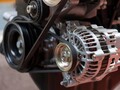 車のベルトが損傷・破断したらどうなる？切れたときの症状と対応を解説