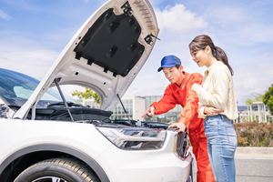 JAFにするか？自動車保険の付帯サービスか？夏場に備えておくべきロードサービスの賢い選び方