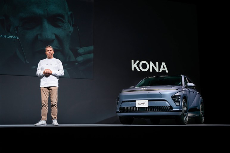 未来感溢れる新型コンパクトSUV、ヒョンデのBEV「コナ」の価格は399万～と衝撃的。11月1日発売
