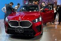 【ジャパンモビリティショー2023】BMWの新型「X2」と「iX2」には人がうじゃうじゃ！