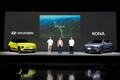 未来感溢れる新型コンパクトSUV、ヒョンデのBEV「コナ」の価格は399万～と衝撃的。11月1日発売