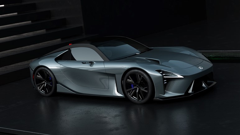 話題の新型スポーツカー、トヨタ「GTコンセプト／GTレーシングコンセプト」がニュル近郊でテスト！ ド迫力ボディに注目 