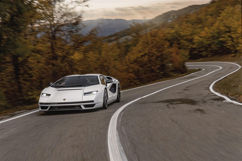 名門「イタルデザイン」が初代「NSX」にインスパイアされた謎のニューモデルを開発中！ 今わかっている情報まとめ