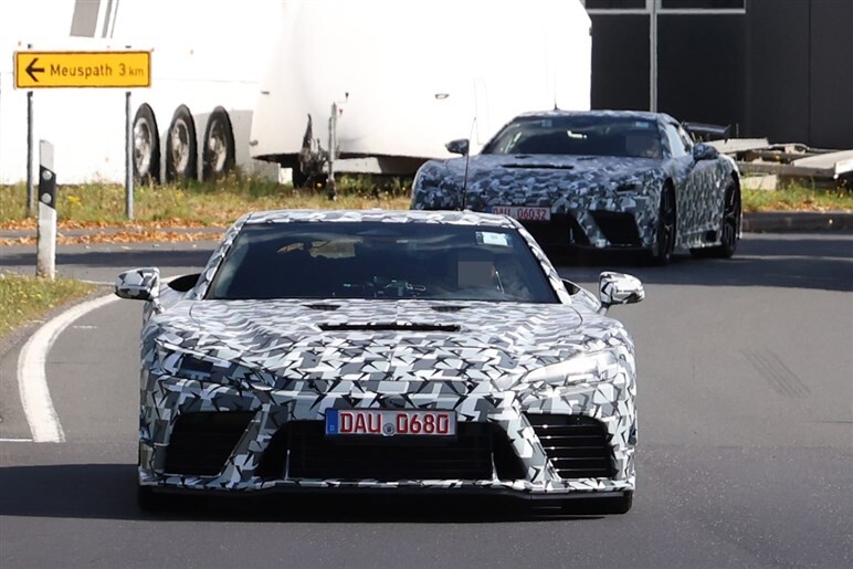 話題の新型スポーツカー、トヨタ「GTコンセプト／GTレーシングコンセプト」がニュル近郊でテスト！ ド迫力ボディに注目 