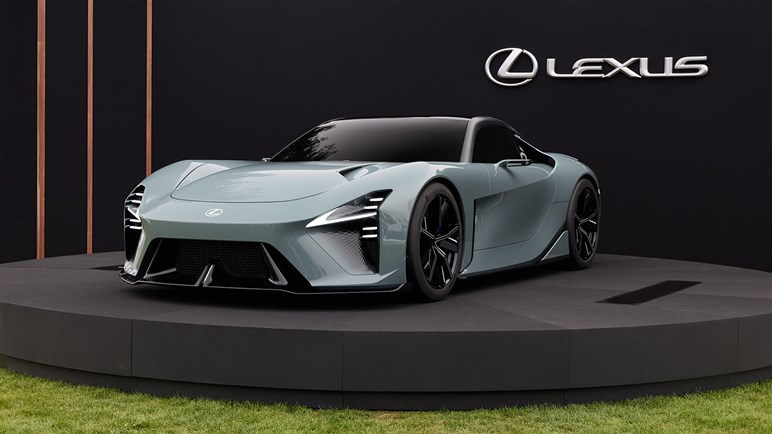 話題の新型スポーツカー、トヨタ「GTコンセプト／GTレーシングコンセプト」がニュル近郊でテスト！ ド迫力ボディに注目 