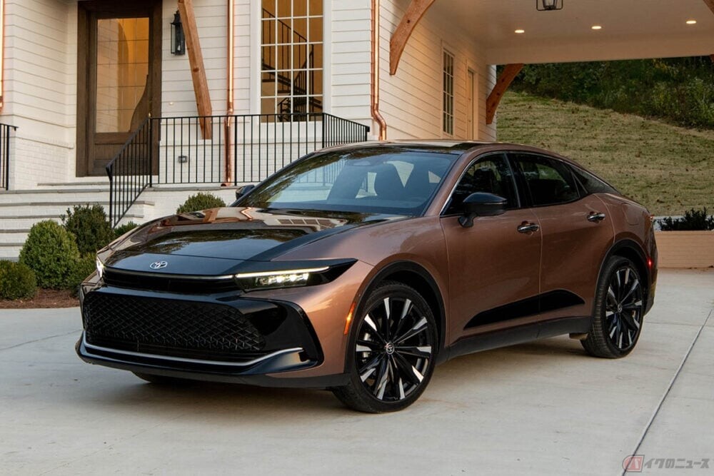 全車ハイブリッド仕様でパワフルな走り！ トヨタが米国市場で「クラウン」の2026年モデルを公開